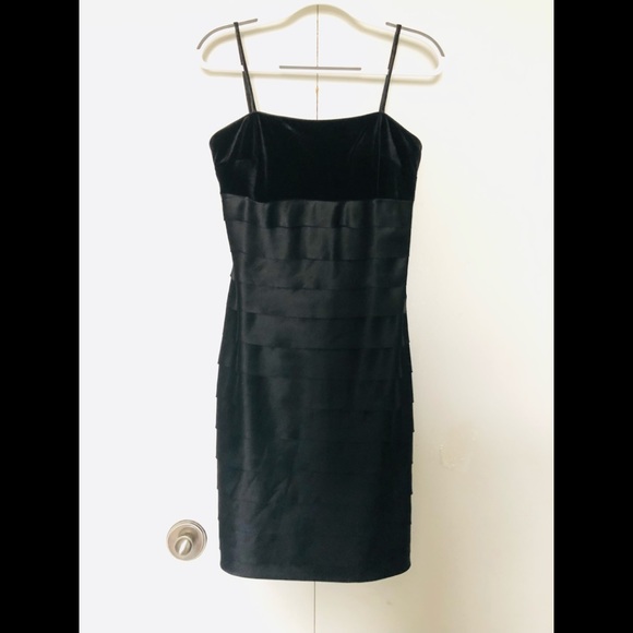 Alex Evenings Tiered Velvet Dress Sz 10P Straps Chic Formal Pencil Small Black - Picture 2 of 12